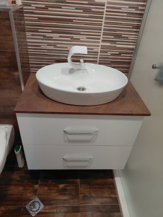 BOLERO Мебел за баня с плот за стенен монтаж