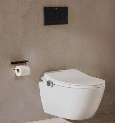 ONA In-Wash стенна тоалетна с електронно биде и капак с плавно падане с подгряване
